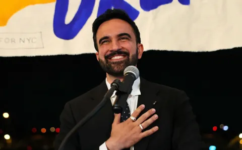 ニューヨーク市のマムダニ市長がTwitchでライブ配信シリーズ『Talk with the People』を開始！市民と直接対話する新時代の試みに注目
