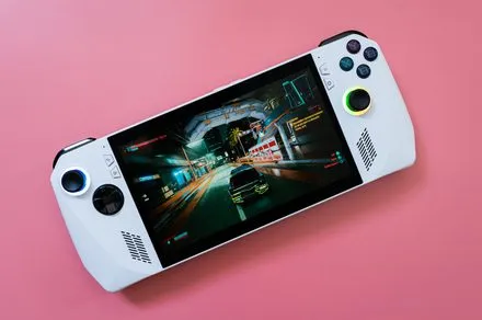 ASUSが新型ゲーミングハンドヘルドPC『ROG Ally』を準備中か？ リーク情報からAMD Ryzen Z2 Extremeプロセッサ搭載の可能性が浮上し、性能向上に期待集まるも、既存ユーザーの買い替えを促すにはさらなる魅力が必要か