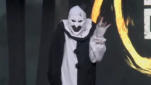『Dead by Daylight』に映画『テリファー』シリーズの人気キラー「アート・ザ・クラウン」が2026年11月に実装決定！待望のコラボで霧の森がさらなる恐怖に包まれる