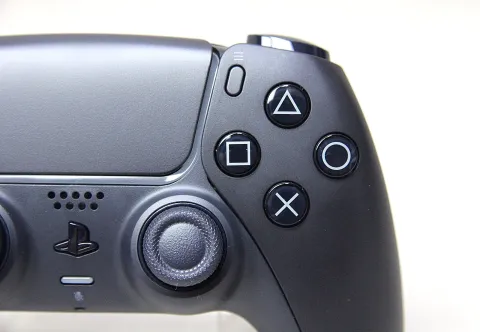 ソニーがゲームと連動してボタンの硬さが変わる新型コントローラーの特許を公開！指を掴むような新感覚の操作体験でゲームへの没入感がさらに進化する可能性