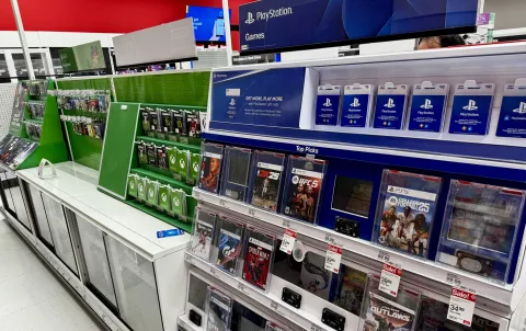 PlayStationが2028年1月より新規ゲームのディスク版提供を終了すると発表、PS6はディスクドライブ非搭載の可能性も