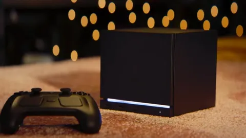 ついに『Steam Machines』の初回出荷が始まり、熱心なユーザーの手に！到着したユーザーからは「予想よりもはるかに小さい」「ささやくように静か」といった初期評価が報告されています。