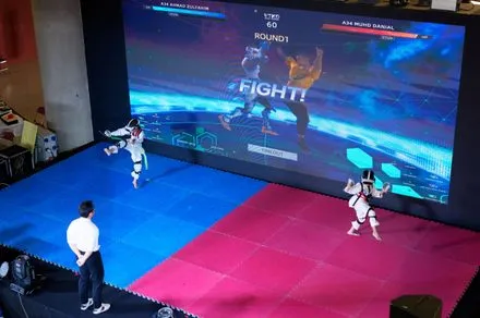第20回アジア競技大会に新風！ 怪我の心配なく誰でも楽しめる『バーチャルテコンドー』が公式種目に採用され、格闘技の新たな可能性を切り開く！
