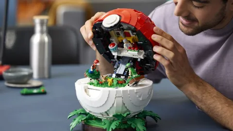 あの懐かしの名シーンがレゴで蘇る！『ポケットモンスター』の新作レゴセットに初代ファン歓喜の「アイコン的トレーナーの瞬間 モンスターボール」が登場！