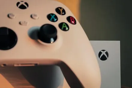 マイクロソフトのゲーム事業Xboxが「ゲーム業界のNetflix」戦略を再考か、ハードウェアと独占タイトル重視への回帰が報じられる
