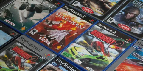 『PlayStation』パッケージ版廃止の発表にユーザーがXで抗議活動を展開、「ディスクなし、購入なし」の声が殺到しコミュニティノートも活用される事態に