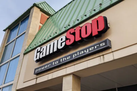 Uber EatsとGameStopが提携！ゲームやコレクターズアイテムが自宅に届くオンデマンドサービスが開始され、ゲーム業界の新しい購買体験が広がるか注目が集まります