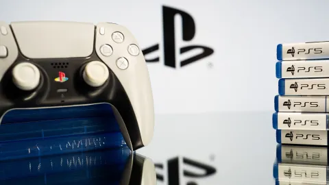 PlayStationの新作ゲームが2028年からデジタル版のみに移行すると発表され、物理ディスク愛好家が8月に1週間のボイコットを呼びかけ。業界の動向とユーザーの反応は？