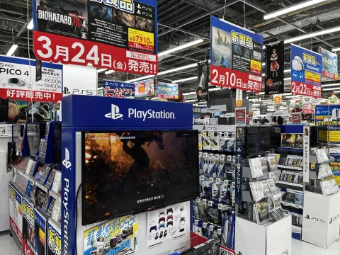 ソニーがディスク生産終了後の小売販売について言及、北米では「コード・イン・ボックス」の可能性も示唆し、小売業者との対話を継続する方針を表明