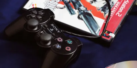 PlayStationがパッケージ版ゲームディスク製造中止に関する方針を表明、デジタル化への移行は揺るがず2028年1月より完全デジタルエコシステムへ移行の意向を示す