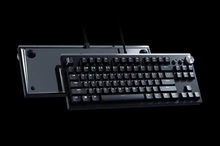 Razerがプレミアムゲーミングキーボード『Huntsman Signature Edition』を限定発売！CNC削り出しアルミ筐体と高性能スイッチでゲーム体験を革新