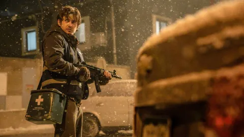 Resident Evil映画はゲームの「ボス誕生譚」を逆向きに描く