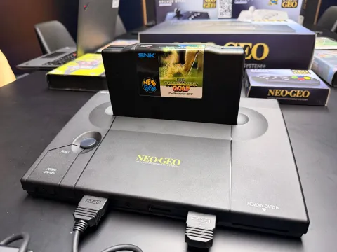 『NeoGeo AES+』発売延期の背景にAI向け半導体需要、メモリ不足で設計変更