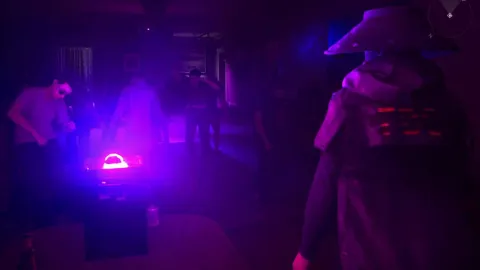 『Control Resonant』「The Party Won't Stop」で全員を救うカラオケの正解9つ