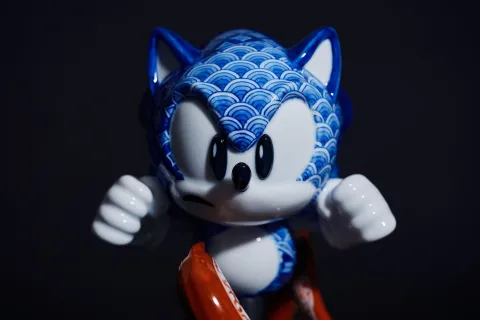 セガ、『ソニック』35周年記念の磁器像を50体限定で発売、価格は1体100万円