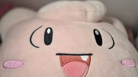 我が子の「最初のポケモン」を選ぶ体験が海外で大流行！フシギダネ、ヒトカゲ、ゼニガメのぬいぐるみが大人気で親のポケモン愛が炸裂するSNSトレンドに注目集まる