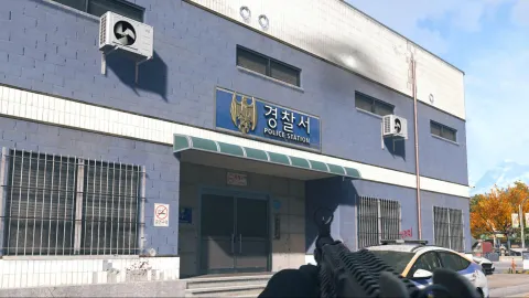 『Modern Warfare 4』のDMZでは警察署の地下武器庫を開けるのに各署専用の鍵が必要です