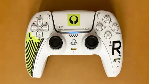 Bungieの新作PvP脱出シューター『Marathon』の限定版DualSenseワイヤレスコントローラー「Marathon Limited Edition」が登場！洗練されたデザインでゲームの世界観を表現しつつ、標準モデルと変わらない操作感を実現