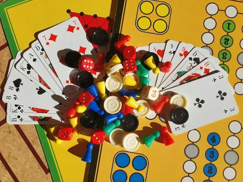 Amazonセールでお得にボードゲームをゲットするチャンス！『カタン』や『クルー』など人気タイトルが多数登場中