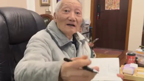 90歳のゲームストリーマー「ゲームおじいちゃん」が『バイオハザード レクイエム』をノートに手書きで攻略！困難に立ち向かう情熱と哲学が話題に