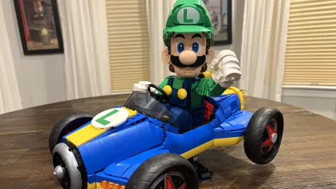 『マリオカート8』のルイージ愛車「マッハ8」がレゴセットに！ターボブーストを再現するギミックや精巧なルイージフィギュアにも注目！『LEGO Super Mario: Mario Kart – Luigi & Mach 8』登場