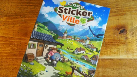 『Cozy Stickerville』はまるで『Stardew Valley』、選択とステッカーで自分だけの村を作る協力型ボードゲームとして早くも2026年のお気に入り候補に！