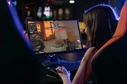 TCL CSOTが業界の常識を覆す、最大640Hzリフレッシュレート対応の新型ゲーミングモニターを開発中！高解像度160Hzから低解像度640Hzへの4倍切り替えで、ゲーマーの視界は新たな次元へ！