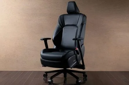 トヨタがまさかのゲーミングチェアを発表！高級車『トヨタ クラウン』のシートをベースにした「CROWN SEAT」デスクチェアで、ゲーミングPCを上回る価格と快適性を実現！