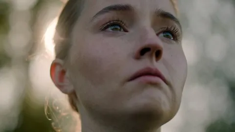 HBOドラマ版『The Last of Us』シーズン3、アビーの視点から「ヒーローもヴィランもいない」物語が展開されることが明らかに！ショーランナーが詳細を語る
