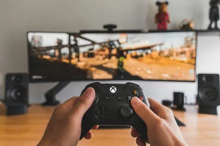 マイクロソフトがXbox Cloud Gamingに特化した新型コントローラーを開発中と判明！ コンパクトなデザインとWi-Fi 6対応でクラウドゲーミング体験がさらに快適に